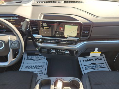 New 2026 GMC Sierra 1500 SLE image 11