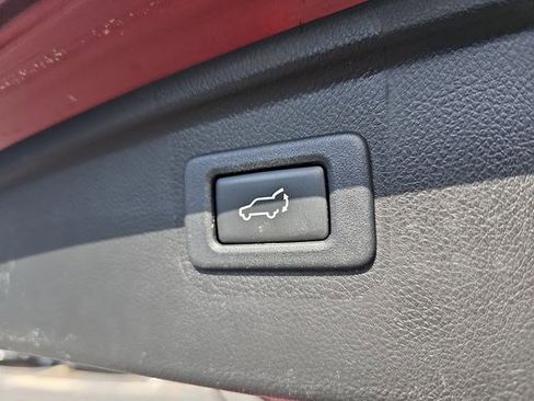 Used 2017 Subaru Outback 3.6R Limited image 12