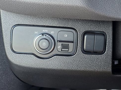 Used 2022 Mercedes-Benz Sprinter 2500 image 13