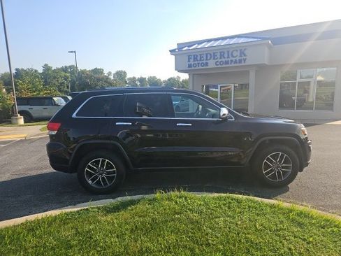 Used 2019 Jeep Grand Cherokee Limited w/ Trailer Tow Group IV AWD/4WD image 3