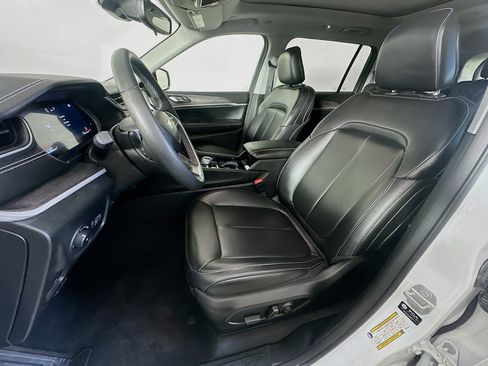 Used 2023 Jeep Grand Cherokee L Limited AWD/4WD image 13