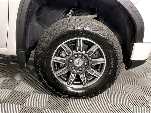 Used 2025 GMC Sierra 1500 AT4 AWD/4WD image 10