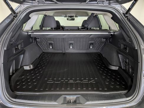 Used 2025 Subaru Outback Premium image 21