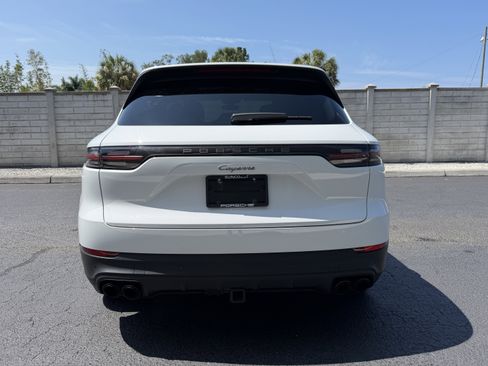 Certified 2022 Porsche Cayenne Platinum Edition AWD/4WD image 12