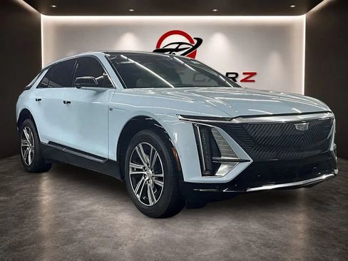Used 2024 Cadillac Lyriq Luxury RWD image 1
