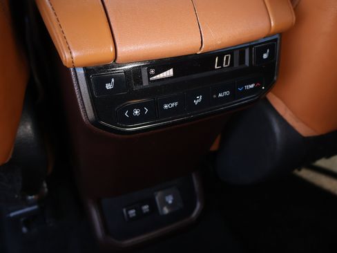 Used 2021 Toyota Highlander Platinum image 27