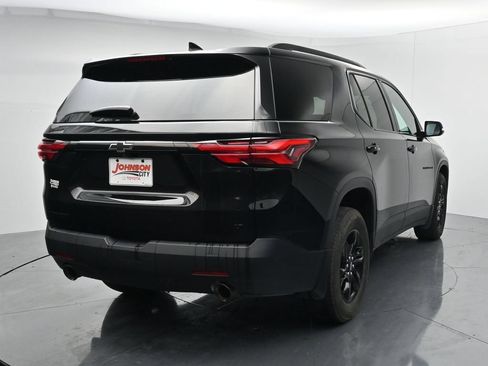 Used 2023 Chevrolet Traverse LT FWD image 6