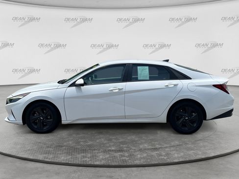 Used 2023 Hyundai Elantra SEL FWD image 4