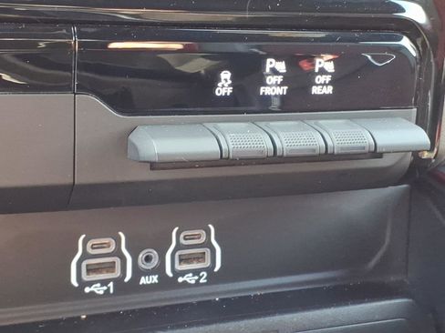 Used 2025 RAM 1500 Rebel w/ Rebel Level 1 Equipment Group AWD/4WD image 17