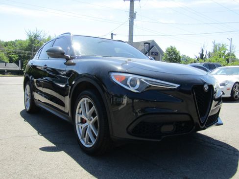 Used 2018 Alfa Romeo Stelvio Ti Sport AWD/4WD image 1