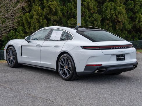 Certified 2025 Porsche Panamera 4 image 3