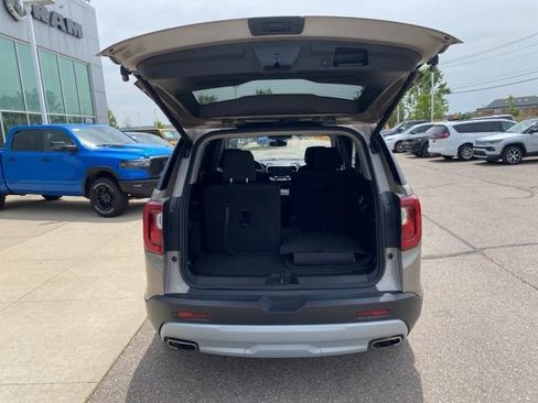 Used 2022 GMC Acadia SLE w/ Driver Convenience Package FWD image 26