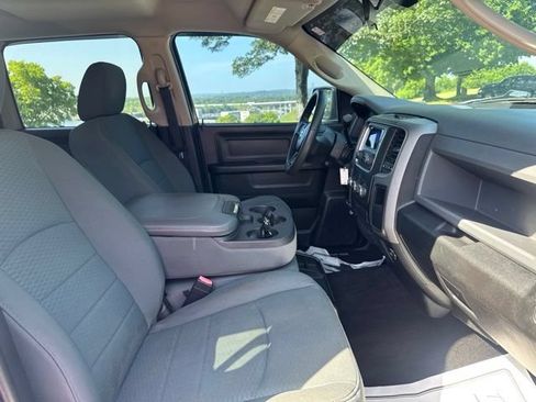 Used 2014 RAM 1500 Express RWD image 10