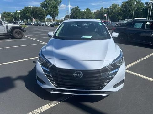 Used 2024 Nissan Versa SV FWD image 10