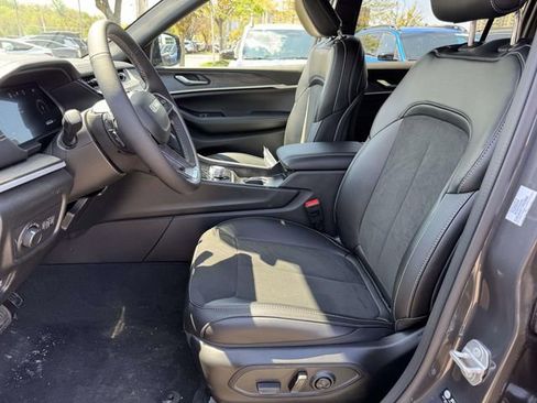 New 2026 Jeep Grand Cherokee L 4WD image 7