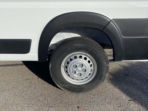 Used 2025 RAM ProMaster 2500 w/ Convenience Group image 25
