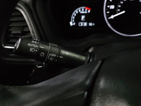 Used 2019 Honda HR-V Touring image 22