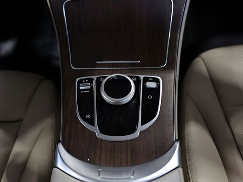 Used 2020 Mercedes-Benz C 300 4MATIC Sedan image 44