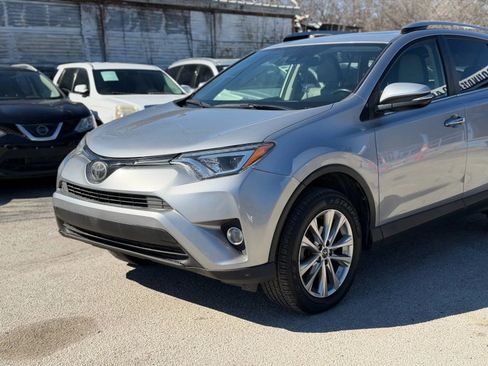 Used 2018 Toyota RAV4 Limited image 6