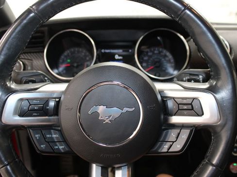 Used 2018 Ford Mustang Coupe RWD image 33