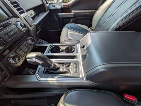 Used 2017 Ford F150 Platinum w/ Equipment Group 701A Luxury AWD/4WD image 18