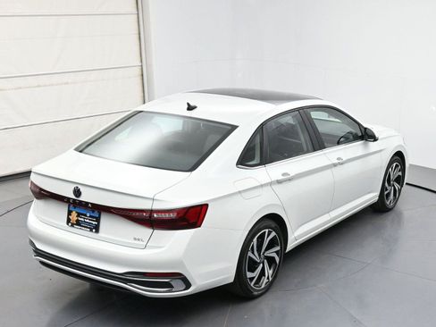Certified 2026 Volkswagen Jetta SEL FWD image 30
