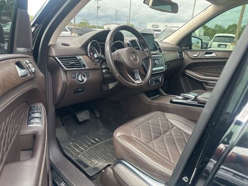 Used 2017 Mercedes-Benz GLS 550 4MATIC image 31
