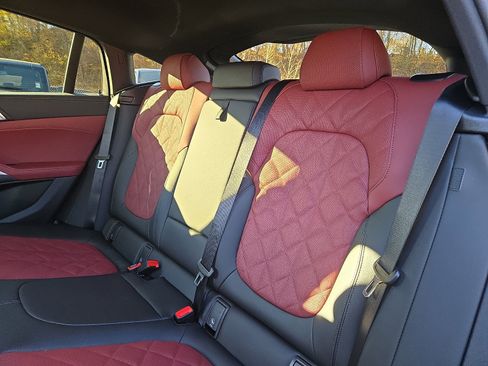 New 2026 BMW X6 xDrive40i w/ Climate Comfort Package image 5