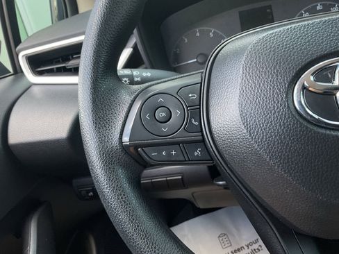 Used 2025 Toyota Corolla LE FWD image 28