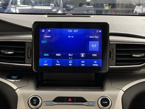 Used 2022 Ford Explorer XLT w/ Equipment Group 202A image 18