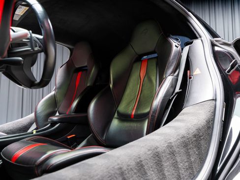 Used 2019 McLaren 570S Coupe RWD image 5