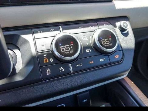 Used 2022 Land Rover Defender 90 X-Dynamic HSE AWD/4WD image 23