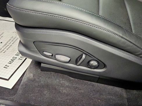 Used 2025 Porsche Macan 4 Electric image 12