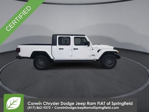 Used 2024 Jeep Gladiator Sport image 9