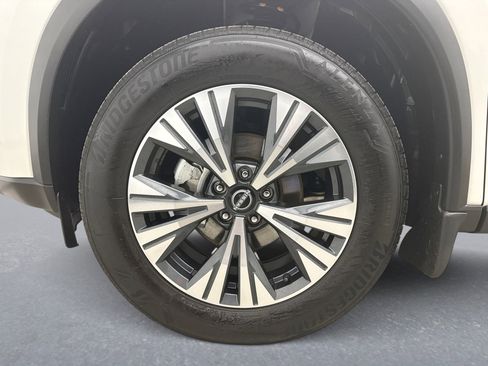 Used 2023 Nissan Rogue SV image 23