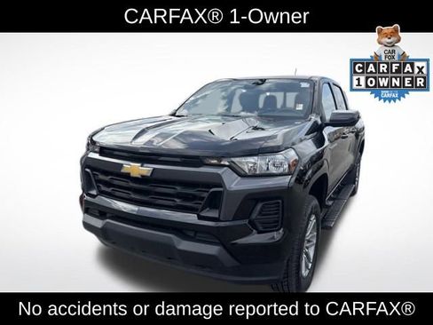 Used 2025 Chevrolet Colorado LT w/ Advanced Trailering Package image 2
