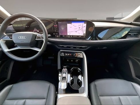 Used 2025 Audi Q5 Premium w/ Convenience Package AWD/4WD image 7