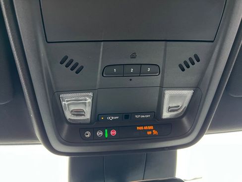 Used 2024 Cadillac XT4 Premium Luxury image 35