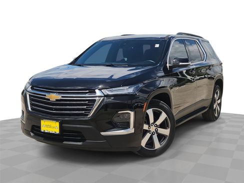 Used 2023 Chevrolet Traverse LT w/ LT Premium Package AWD/4WD image 1