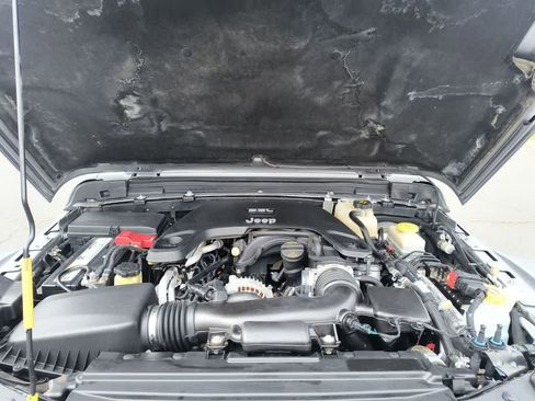 Used 2018 Jeep Wrangler Unlimited Rubicon image 24