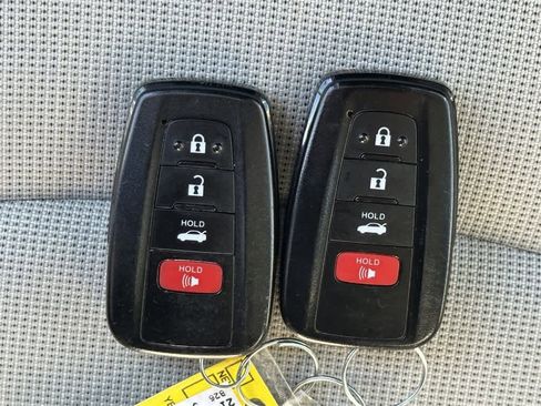 Used 2021 Toyota Corolla LE w/ LE Convenience Package image 20