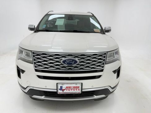 Used 2018 Ford Explorer Platinum AWD/4WD image 3