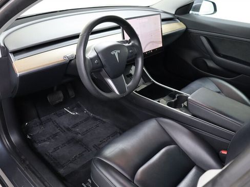 Used 2020 Tesla Model 3 Standard Range RWD image 14