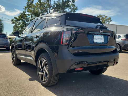 New 2026 Nissan Kicks SV image 5