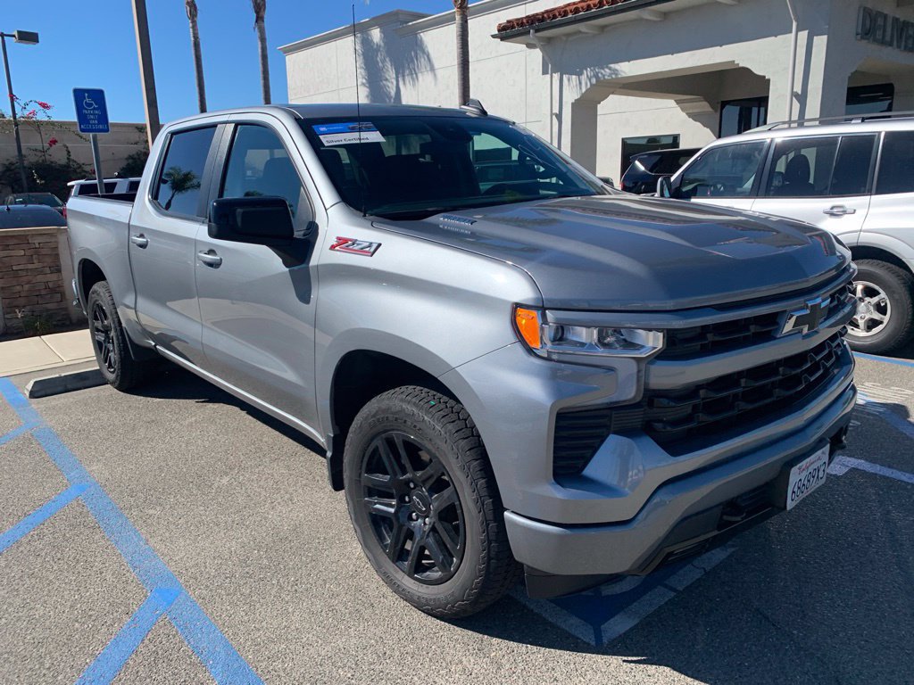 Used 2024 Chevrolet Silverado 1500 RST w/ Convenience Package II AWD/4WD image 4