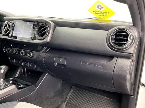 Used 2020 Toyota Tacoma TRD Off-Road image 15