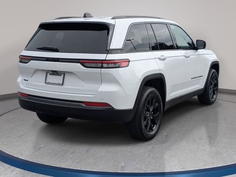 New 2026 Jeep Grand Cherokee Altitude AWD/4WD image 5