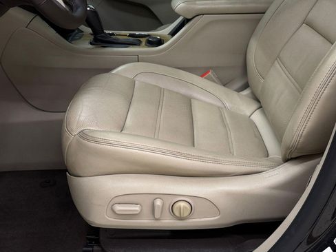 Used 2018 GMC Acadia Denali w/ Technology Package FWD image 14