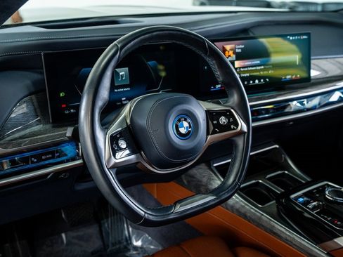 Used 2024 BMW i7 xDrive60 image 37