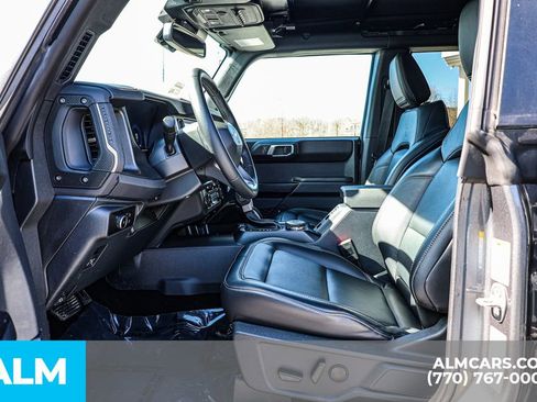 Used 2025 Ford Bronco Badlands image 18